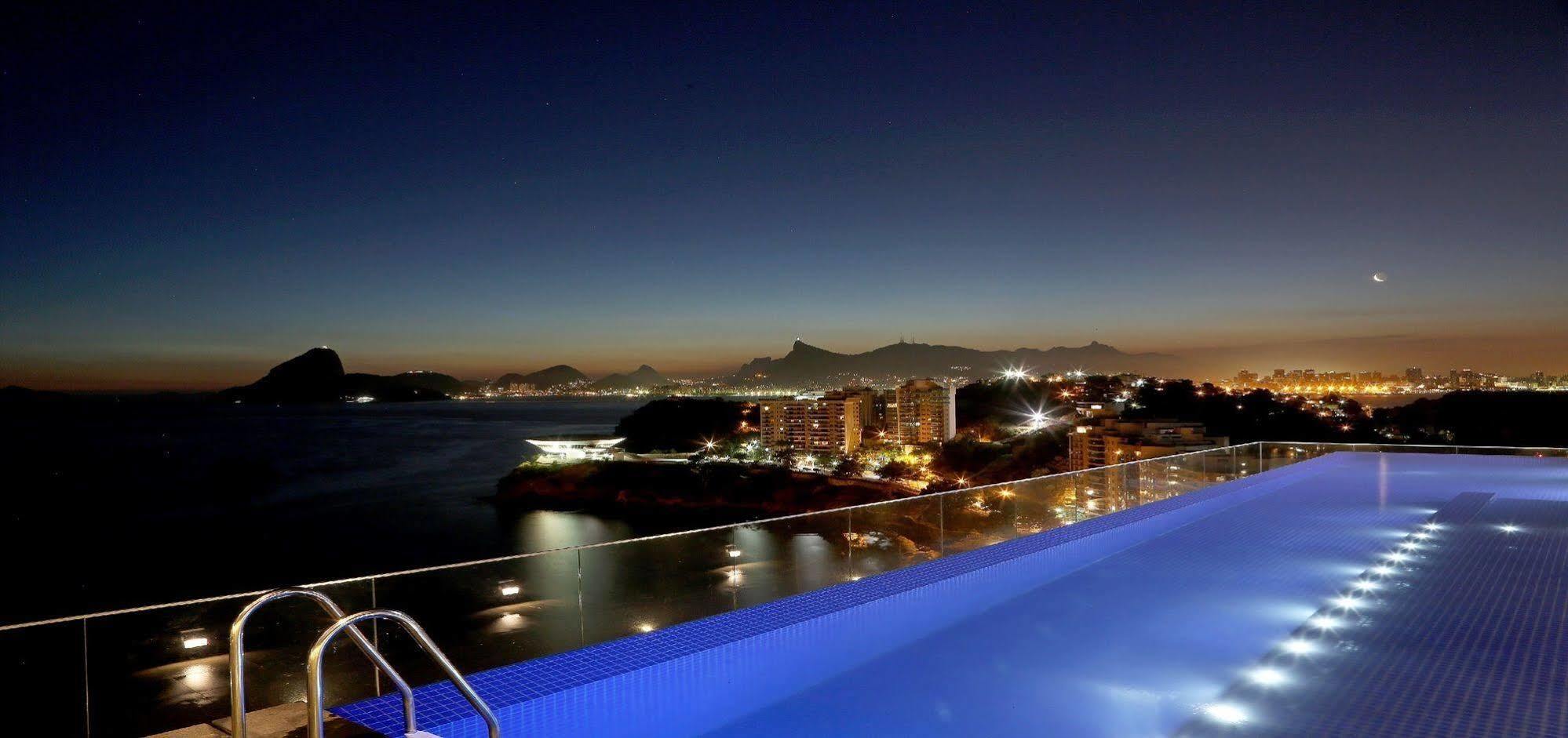 Hotel H